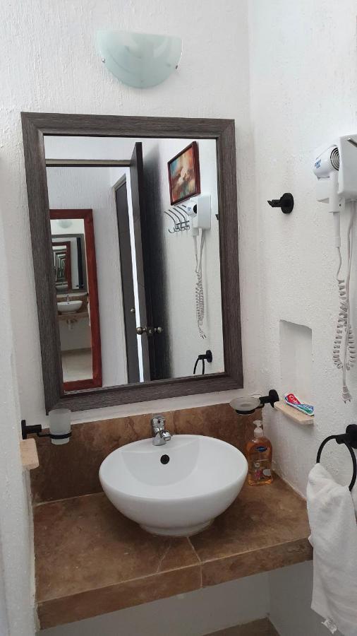 Casa Hector, con Jacuzzi, cerca del Foro GNP. Villa Mérida Exterior foto
