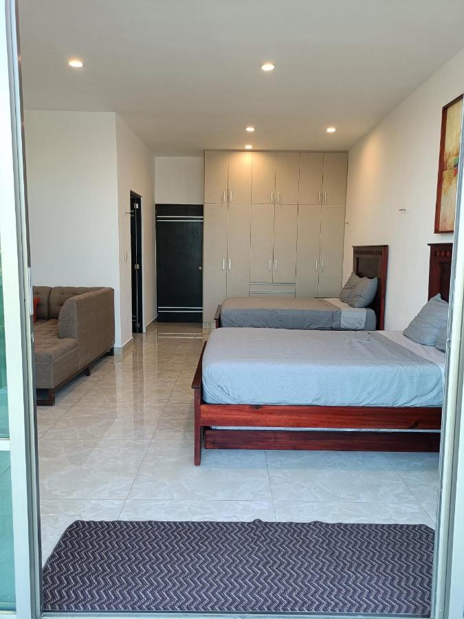 Casa Hector, con Jacuzzi, cerca del Foro GNP. Villa Mérida Exterior foto