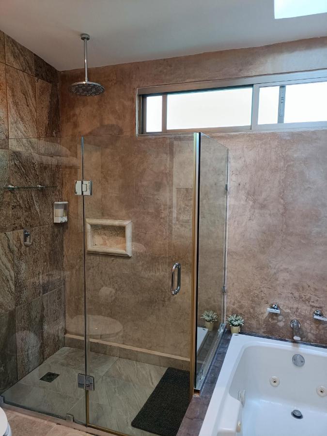 Casa Hector, con Jacuzzi, cerca del Foro GNP. Villa Mérida Exterior foto