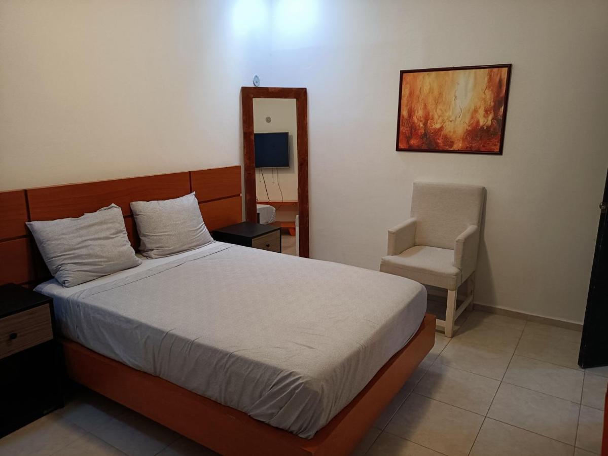 Casa Hector, con Jacuzzi, cerca del Foro GNP. Villa Mérida Exterior foto